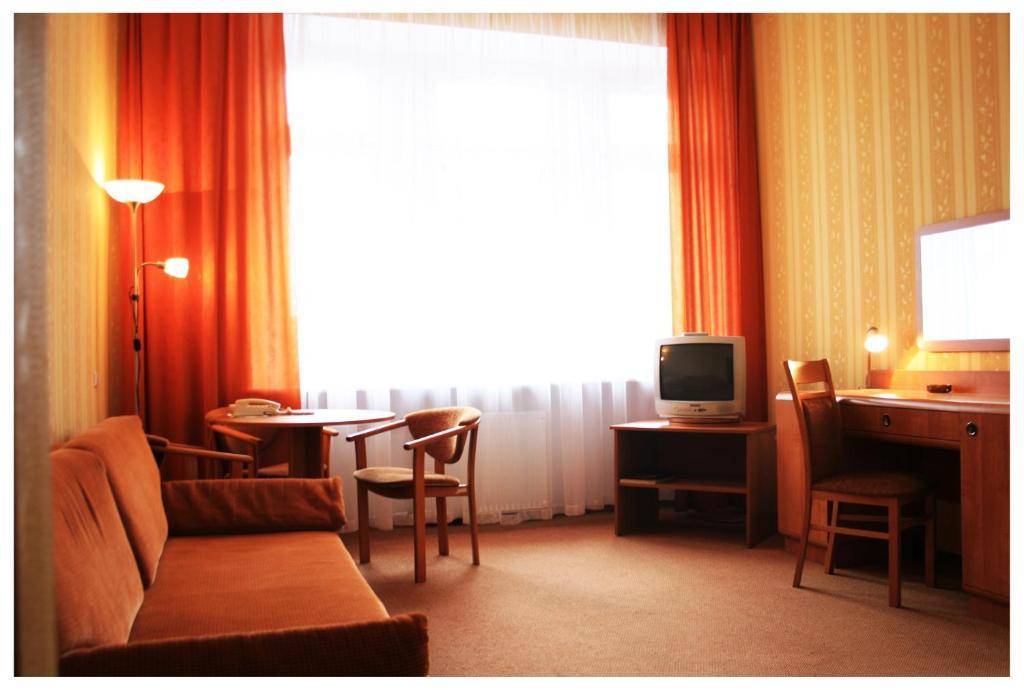 Palac Polonia Lodz  Room photo